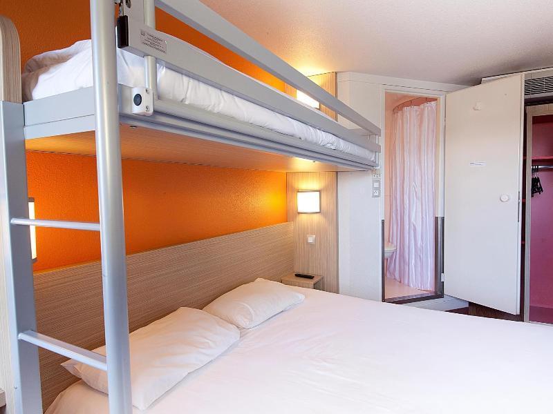 เพอมิเย่ คลาสเซ่ เคลอร์มองต์ เฟอร์รองด์ ซูเดอบิแยร์ Hotel โอบิแยร์ ภายนอก รูปภาพ