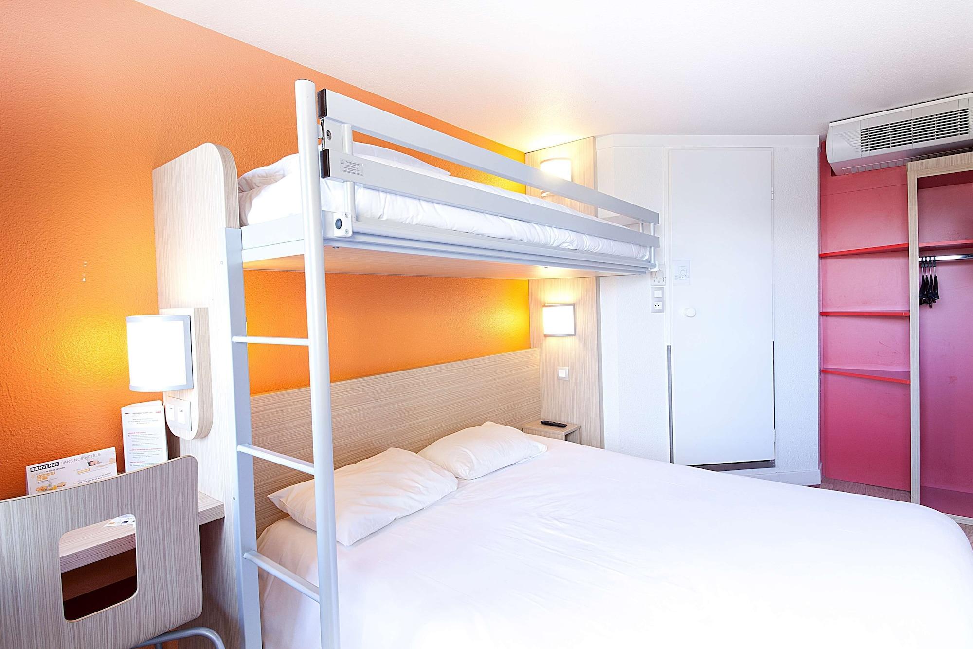 เพอมิเย่ คลาสเซ่ เคลอร์มองต์ เฟอร์รองด์ ซูเดอบิแยร์ Hotel โอบิแยร์ ภายนอก รูปภาพ