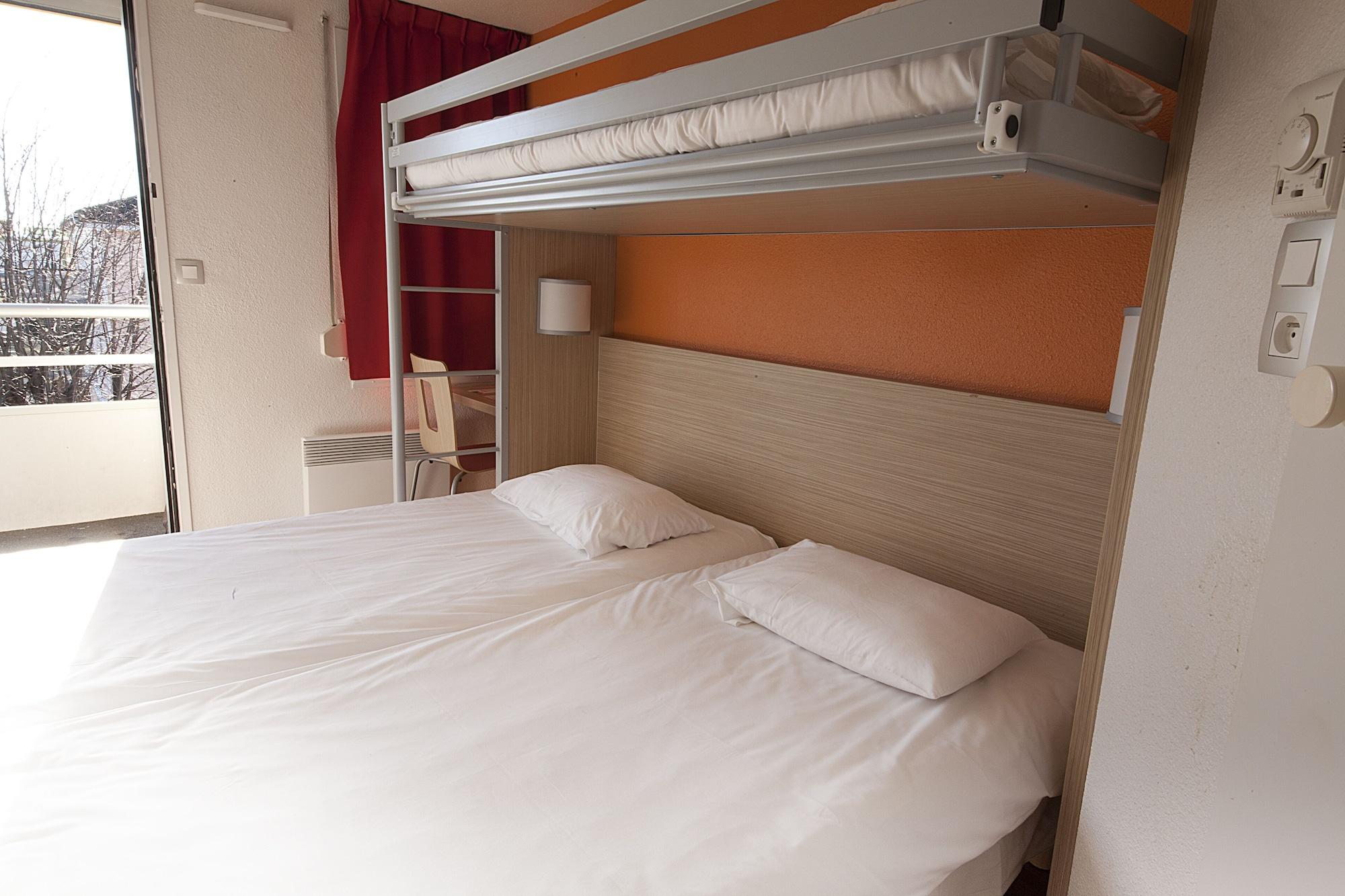 เพอมิเย่ คลาสเซ่ เคลอร์มองต์ เฟอร์รองด์ ซูเดอบิแยร์ Hotel โอบิแยร์ ภายนอก รูปภาพ