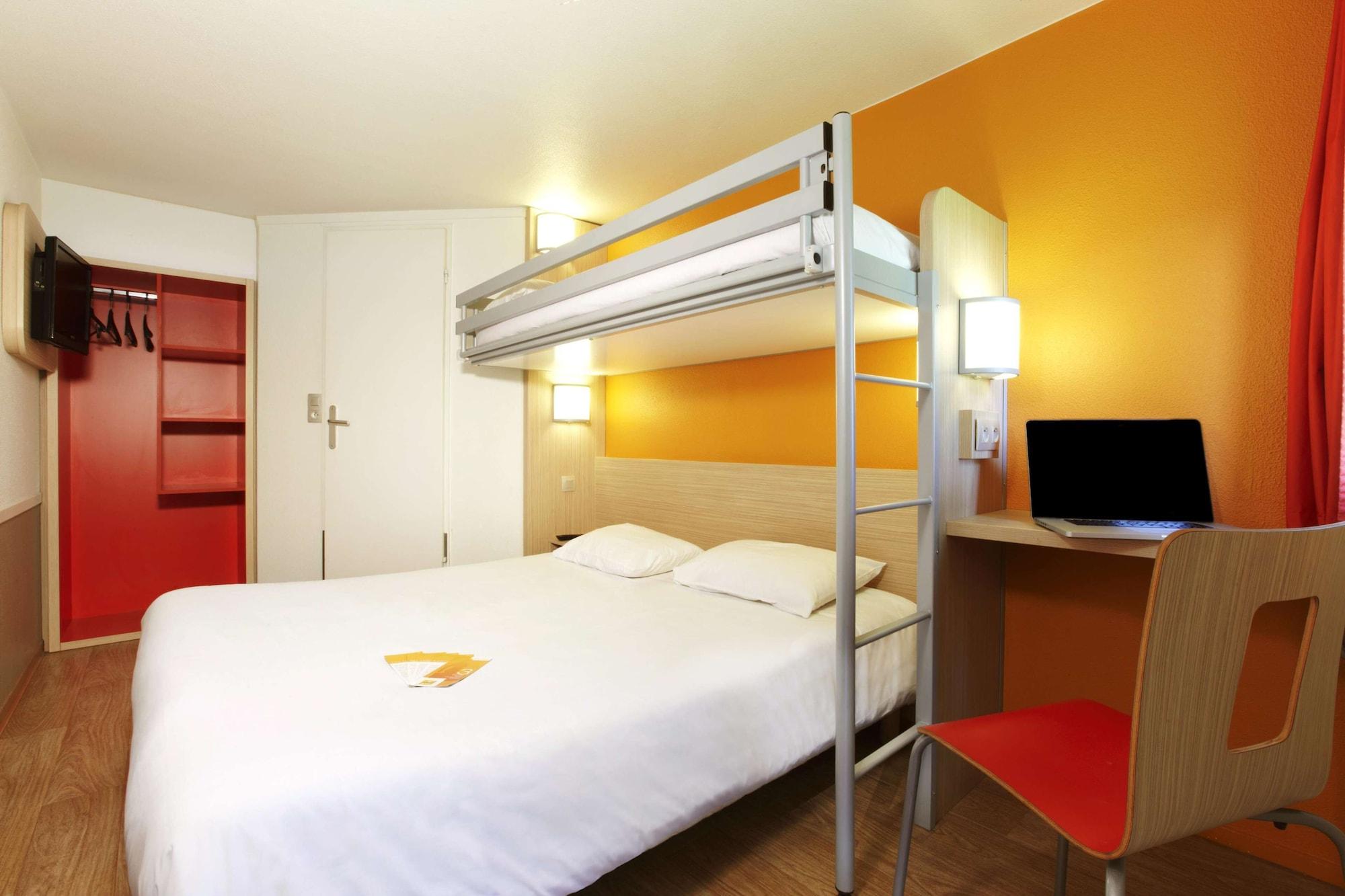เพอมิเย่ คลาสเซ่ เคลอร์มองต์ เฟอร์รองด์ ซูเดอบิแยร์ Hotel โอบิแยร์ ภายนอก รูปภาพ