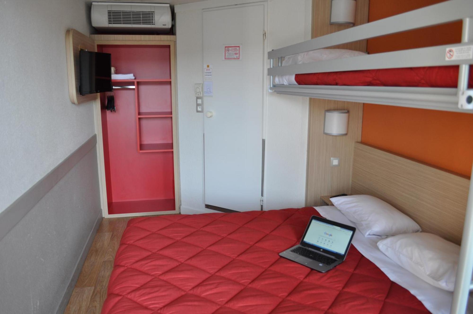 เพอมิเย่ คลาสเซ่ เคลอร์มองต์ เฟอร์รองด์ ซูเดอบิแยร์ Hotel โอบิแยร์ ภายนอก รูปภาพ