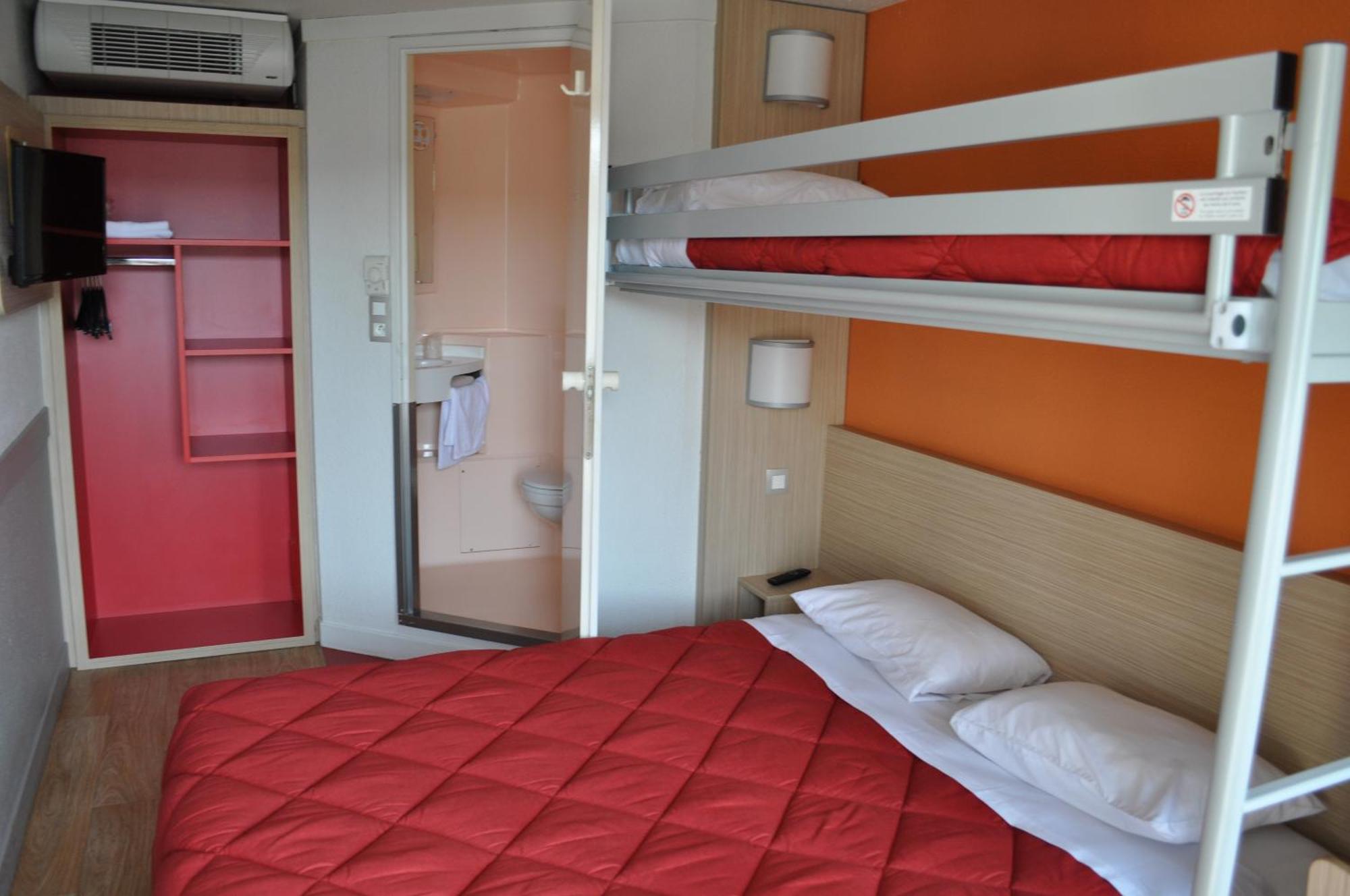 เพอมิเย่ คลาสเซ่ เคลอร์มองต์ เฟอร์รองด์ ซูเดอบิแยร์ Hotel โอบิแยร์ ภายนอก รูปภาพ