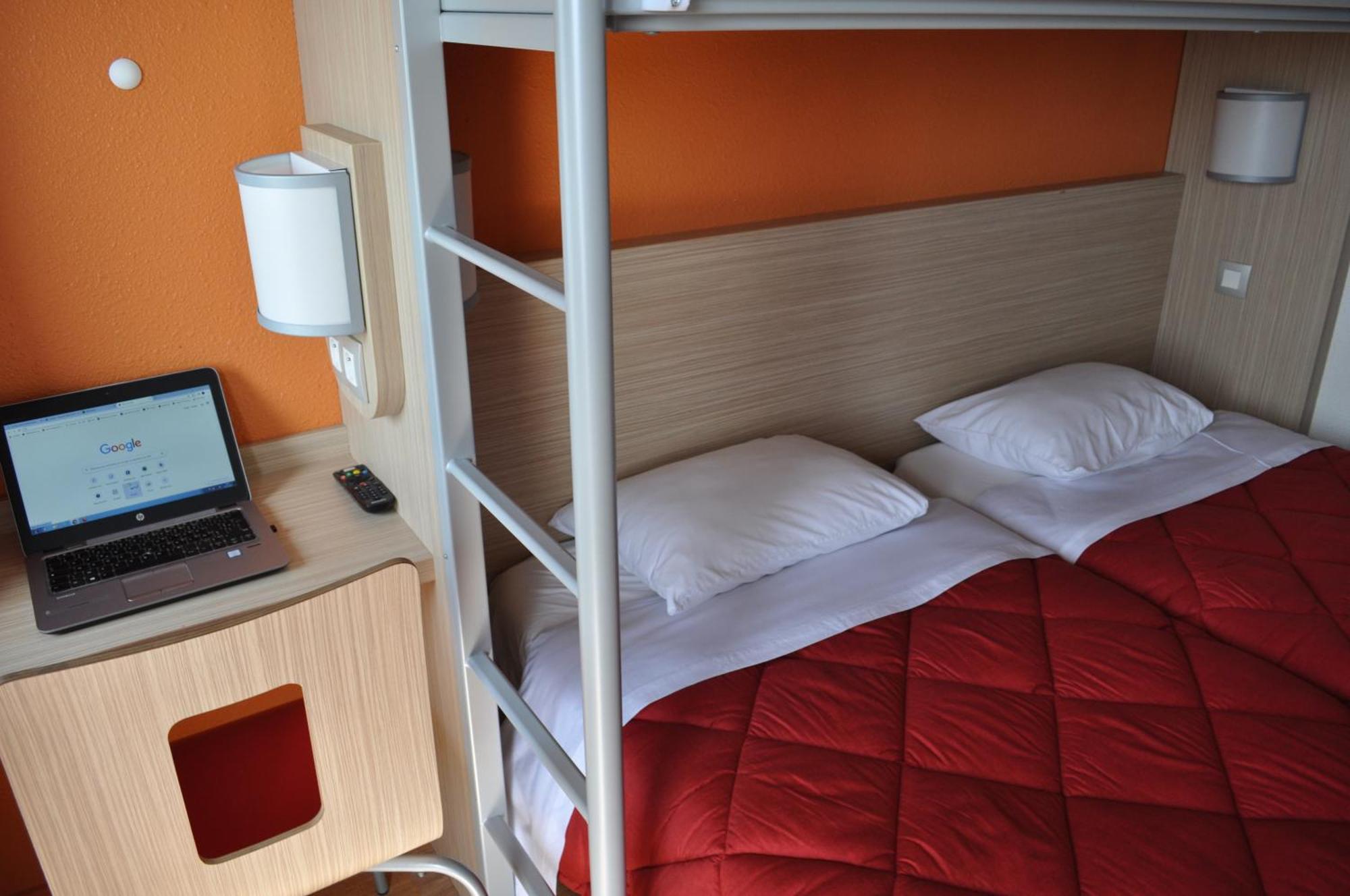 เพอมิเย่ คลาสเซ่ เคลอร์มองต์ เฟอร์รองด์ ซูเดอบิแยร์ Hotel โอบิแยร์ ภายนอก รูปภาพ