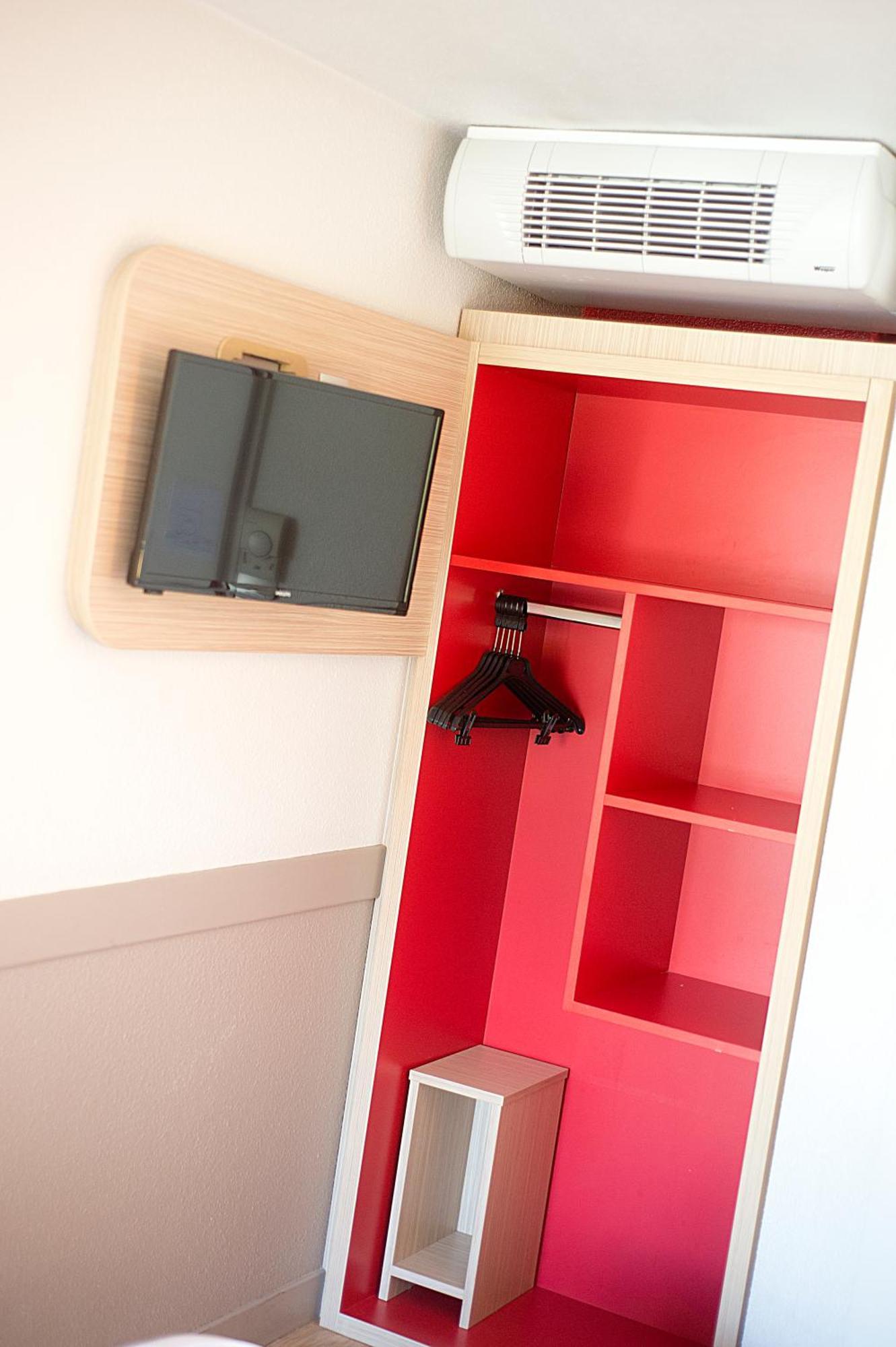 เพอมิเย่ คลาสเซ่ เคลอร์มองต์ เฟอร์รองด์ ซูเดอบิแยร์ Hotel โอบิแยร์ ภายนอก รูปภาพ