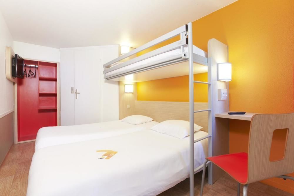 เพอมิเย่ คลาสเซ่ เคลอร์มองต์ เฟอร์รองด์ ซูเดอบิแยร์ Hotel โอบิแยร์ ภายนอก รูปภาพ