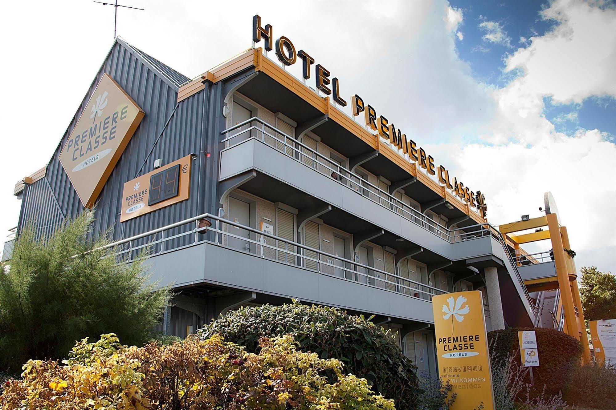 เพอมิเย่ คลาสเซ่ เคลอร์มองต์ เฟอร์รองด์ ซูเดอบิแยร์ Hotel โอบิแยร์ ภายนอก รูปภาพ